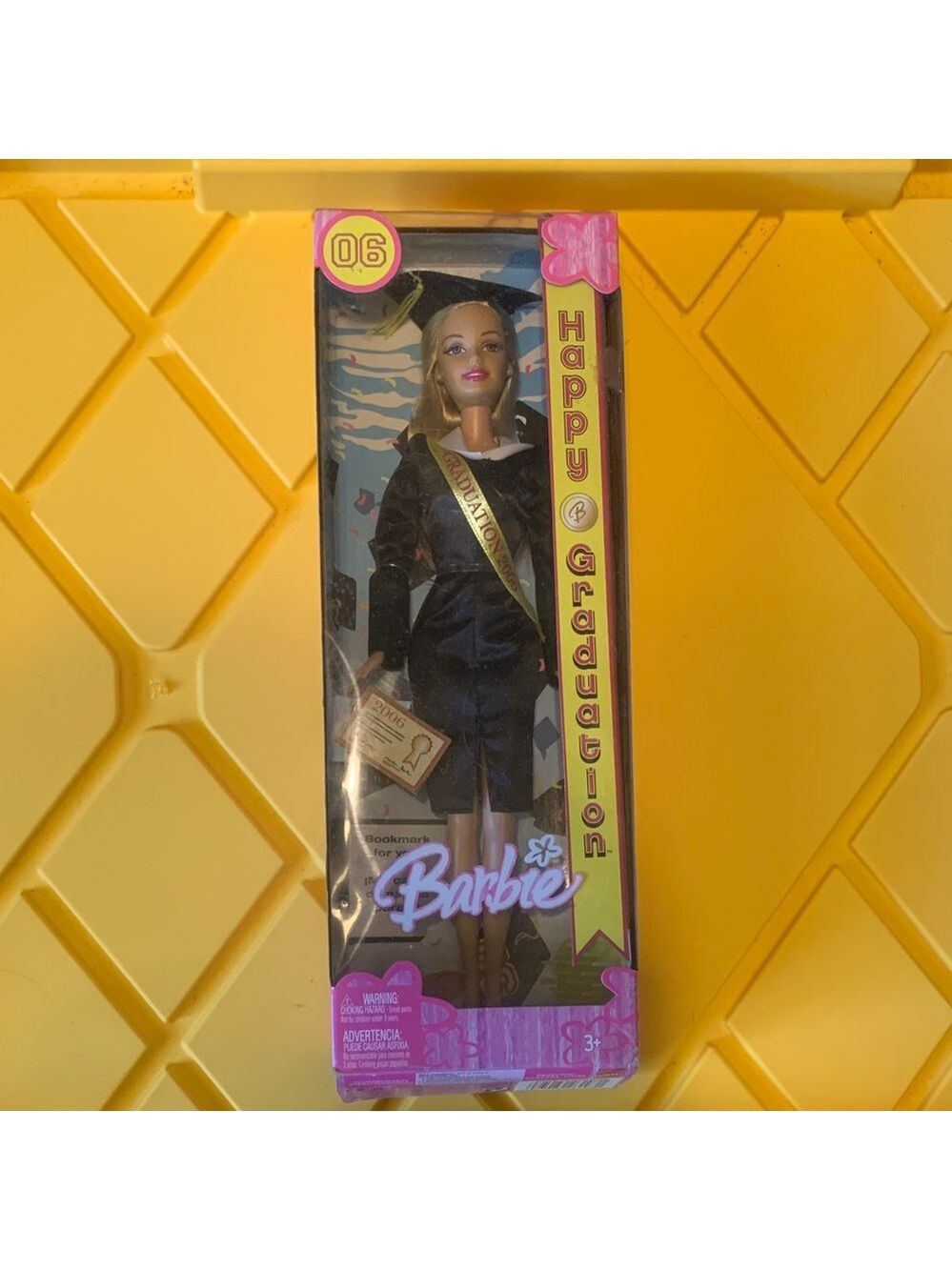Vintage 2006 NRB Happy Graduation Barbie #H7669